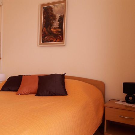Guest House Jelsa เยลซา ห้อง รูปภาพ