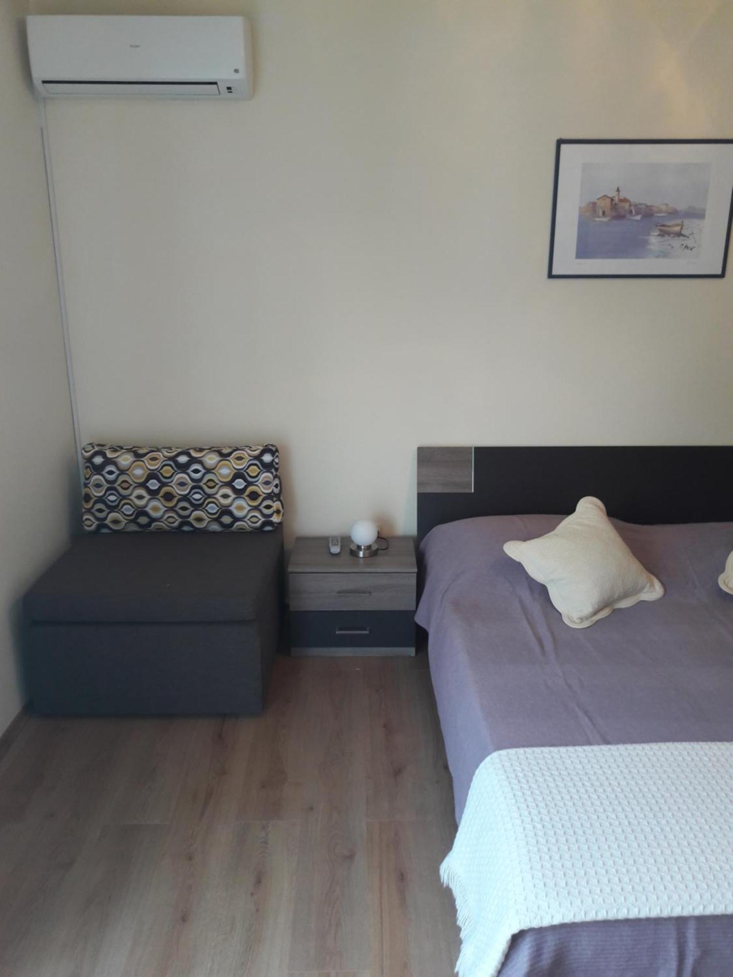 Guest House Jelsa เยลซา ห้อง รูปภาพ