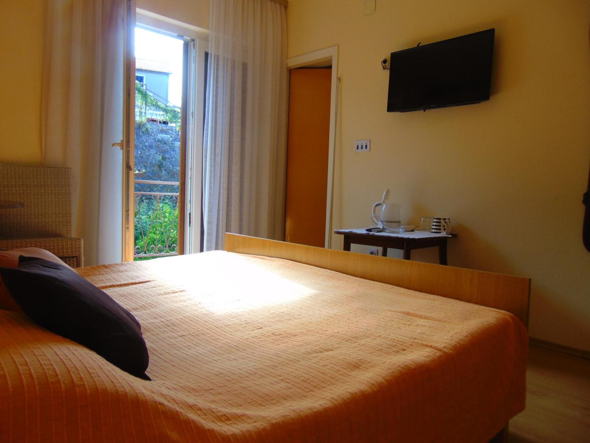 Guest House Jelsa เยลซา ห้อง รูปภาพ
