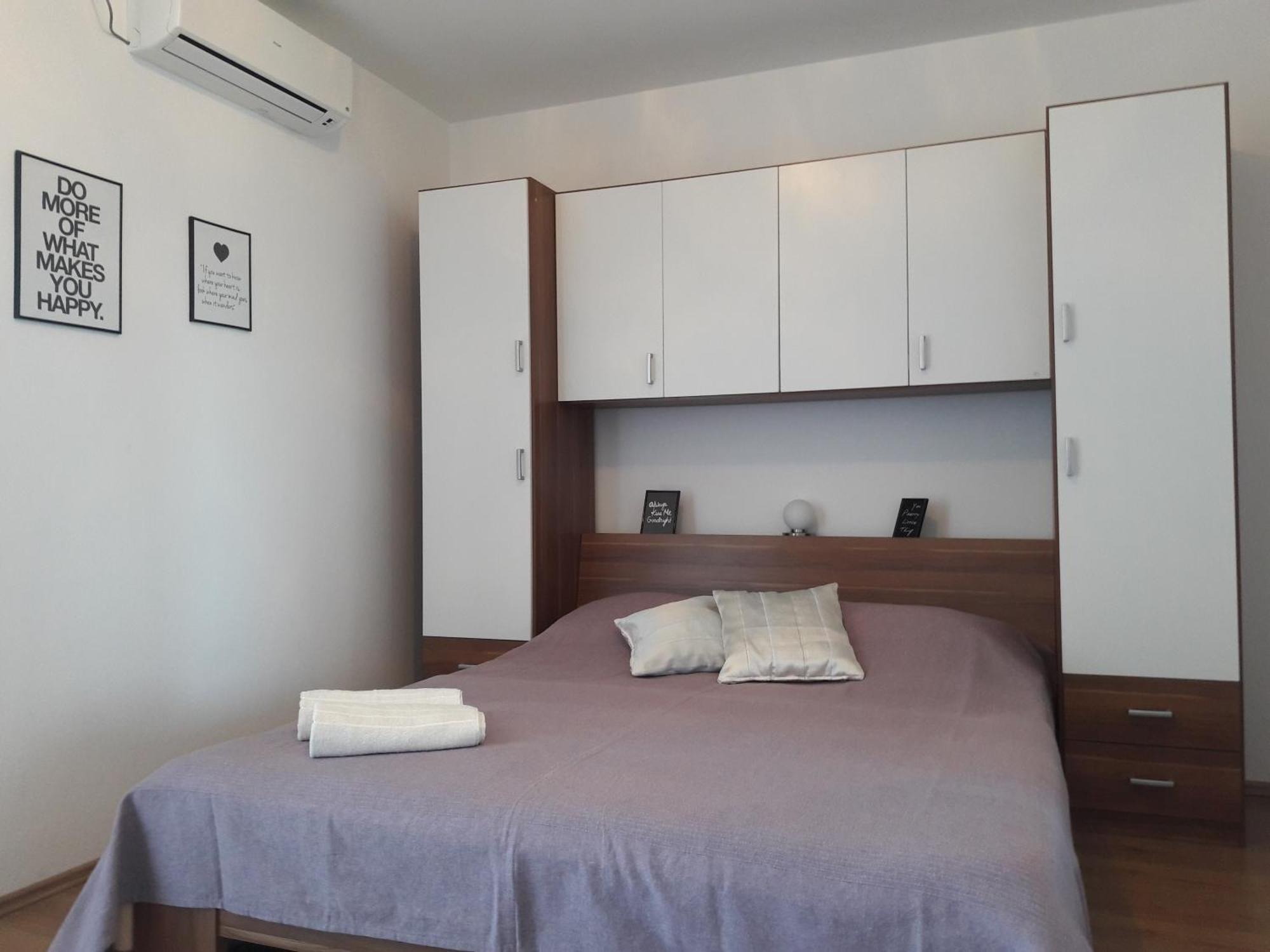 Guest House Jelsa เยลซา ห้อง รูปภาพ