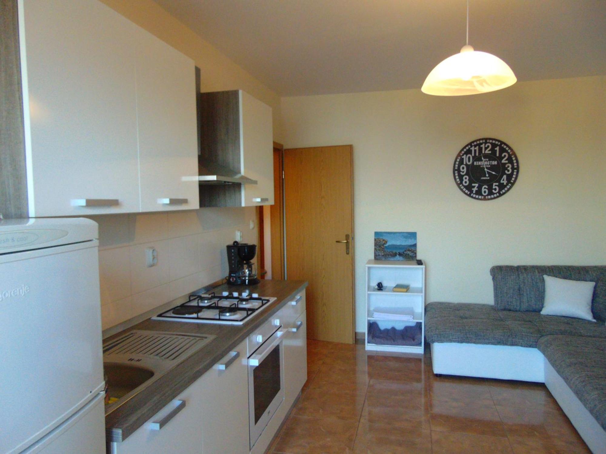Guest House Jelsa เยลซา ห้อง รูปภาพ