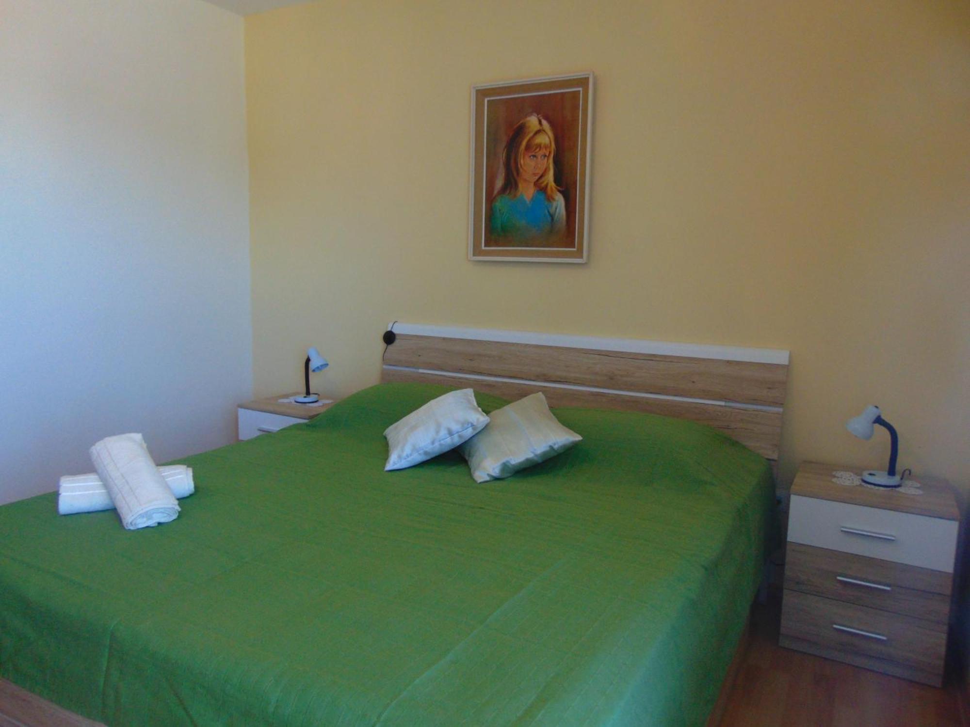 Guest House Jelsa เยลซา ห้อง รูปภาพ