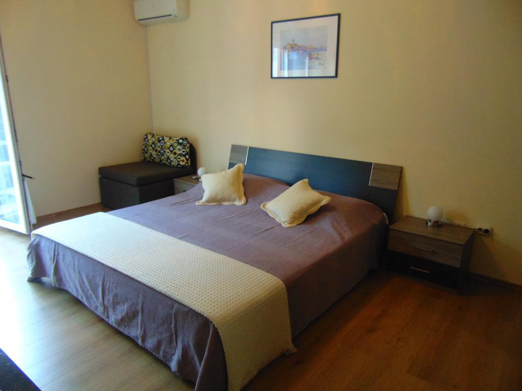Guest House Jelsa เยลซา ห้อง รูปภาพ